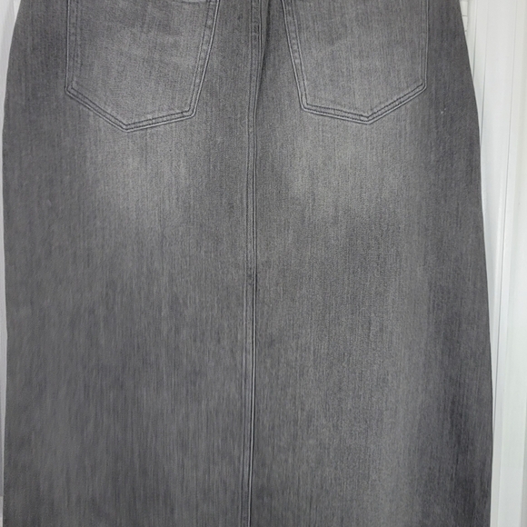 a.n.a Womens High Rise Stretch Fabric Midi Denim Rhinestones Skirt Size 2 Grey - Picture 6 of 8